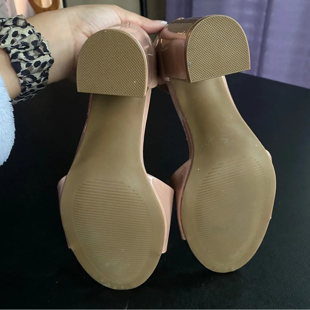 NWOT Steve Madden Heels Cream Never Worn No Flaws Patten Leather Style Size 7 - Picture 4 of 4